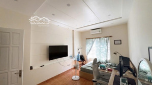 cô nga bán nhà đội cấn, ngõ thông, 2 mặt ngõ, trước nhà rộng, vf3 đỗ cửa vào nhà