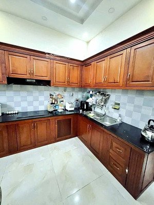 bán nhà đẹp mặt tiền đường khu chợ bà chiểu gần lê văn duyệt cầu bông vô cùng tiện ích, 4 tầng btct