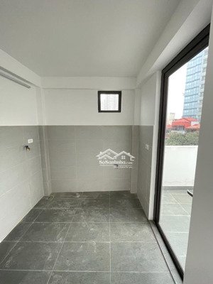 bạn hãy gọi điện thoại để sở hữu ngay nhà đẹp mới xây cách 1 nhà ra phố gần chợ - trung tâm mua bán