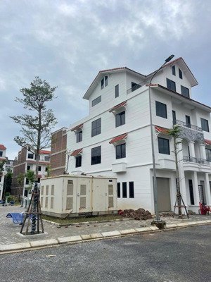 bán biệt thự liền kề cenco 5 lô góc vườn hoa