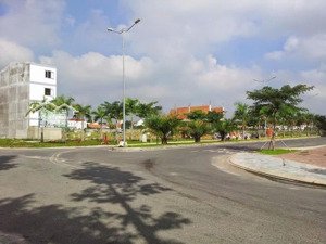 cần bán đất mặt tiền đường nguyễn duy trinh - 100m2 - full thổ cư - xây dựng tự do