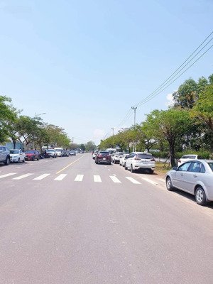 mặt tiền đường 40m thông thoáng lô 147m2 giá chỉ 3,5 tỷ ngay gần y phan châu trinh - đh fpt