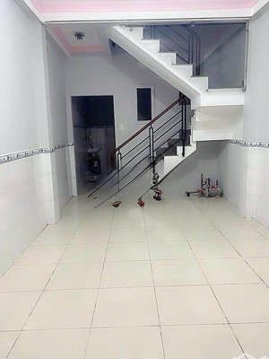 cho thuê mặt tiền đường nguyễn thượng hiền, phường 5, bình thạnh, giá chỉ: 15 tr/tháng với dt 84m2