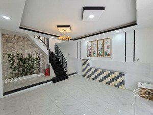 bán nhà giáp q1, xvnt , p21 , 54m2 . 4,5tỷ bớt lộc . lh : việt anh