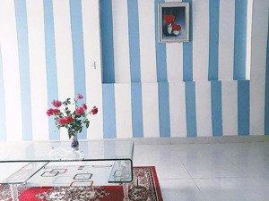 bán nhà riêng, chính chủ, mặt đường lớn, gần trường học, chợ và bệnh viện, siêu thị.