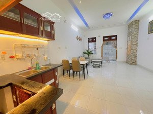 bán nhà gần biển nha trang khu bàn cờ đẹp, sổ đỏ sẵn, giá tốt 4.2 tỷ