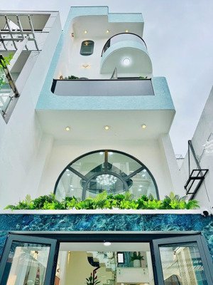 bán nhà xây mới hxh thông vi trí gần cv làng hoa - ưu tiên khách thiện chí