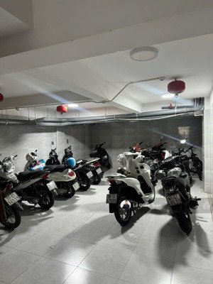 bán chdv khu phan đăng lưu, 1 hầm 6 tầng, có thang máy, dt: 5.8x24m, hđt 85tr/tháng, giá 22,95 tỷtl