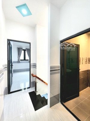 bán nhà phạm thế hiển phường 6 quận 8 ,40m2( 4.5 x 9 ), gần mặt tiền , full nội thất , nhỉnh 4 tỷ