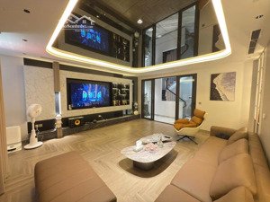 siêu phẩm 8 tầng thang máy full nội thất luxury - gara 2 ô tô 7 chỗ - kinh doanh - ở - cho thuê,