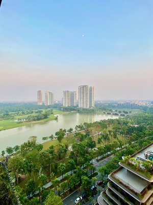 cần bán căn 3 ngủ toà r3 onsen giá 8.2 tỷ bao phí lh 