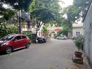 150tr/m2 nguyễn văn cừ vị trí vip mặt ngõ ô tô tránh, thông tứ tung gara để xe 2 mặt ngõ