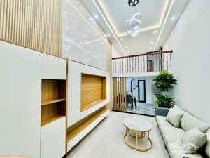 bán nhà riêng thịnh hào 3 - 29m2 - 4 tầng chỉ nhỉnh 6 tỷ - 2 thoáng - full nội thất ở ngay,