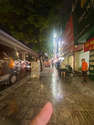 * bán đất tặng nhà 4 tầng mặt phố nguyễn trãi hàng xóm royal city ; dt51m , 4 tầng, giá 31,6 tỷ