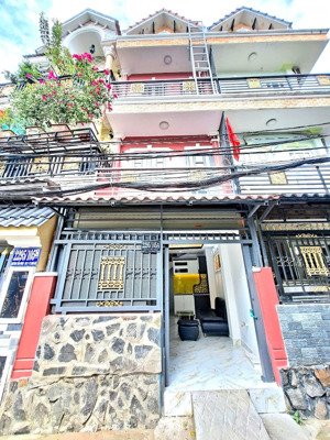 bán nhà mặt phố tại huỳnh tấn phát, 2,19 tỷ, 26m2, 3 tầng lầu, hẻm thông.