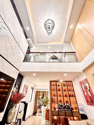 bán nhà võng thị, dt50m, mt4,1m, ngõ thông, gần ô tô, gần phố, full nội thất.