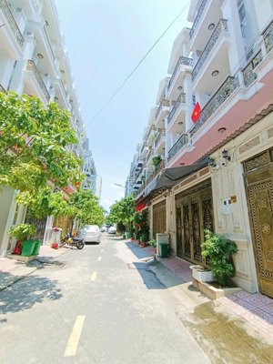 bán nhà khu víp đồng bộ- liền kề vạn phúc quóc lộ 13- xây lửng+ 3 lầu