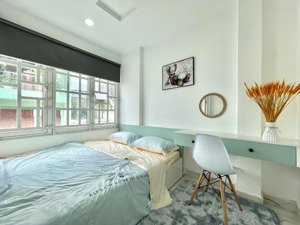 cho thuê căn hộ tách bếp, ban công, máy giặt riêng ở trần hưng đạo quận 1, kế bên cầu nguyễn văn cừ