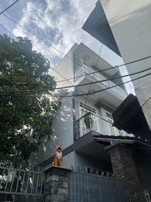 chính chủ nhà 1 trệt 2 lầu sân thượng. hẻm 499 quang trung, p10. dt 4 x 12m. giá 6.5 tỷ