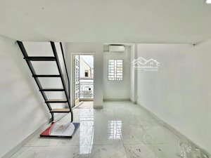căn hộ duplex cửa sổ - ban công thoáng mát ngay dương quảng hàm - trần bá giao