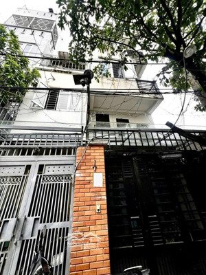 hàng hiếm - phước long b - nhà 5 tầng - chỉ hơn 4 tỷ đồng