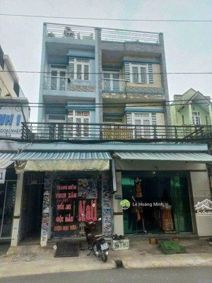 cặp nhà phố 8m x 30m. 3 tầng mặt tiền đường hiệp thành 17. ngay bx buýt nguyễn ảnh thủ.