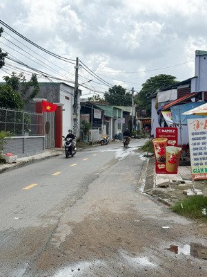 cho thuê mặt tiền kinh doanh buôn bán gần chợ hoá an. dt: 152m2. giá: 10triệu/ tháng