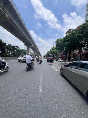 bán nhà 2 mặt tiền mặt phố nguyễn trãi - cự lộc, 150m2 x mt 7.5m. 62 tỷ, kinh doanh, ô tô.