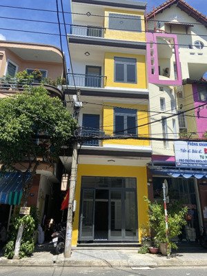 nhà 2 mặt tiền đường 7.5 hải châu