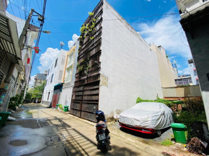 cần bán lô đất đẹp vuông vức không lỗi phong thuỷ gần chung cư 4s linh đông - giá 5 tỷ hơn