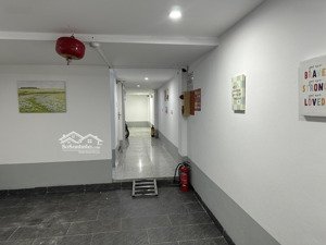 ccmn 6 tầng thang máy - lô góc - cách 1 nhà ra phố - đầy đủ giấy phép - 10 phòng khép kín