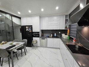 cần bán gấp nhà phố hoàng như tiếp long biên 60m2x5t, mt 4m, ở kd đỉnh, giá đàm cực tốt