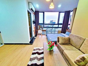 cho thuê 1pn fullnộithất có tv cửa sổ trời view nhìn toàn cảnh giáp q1,q3, bình thạnh lh:0833001420