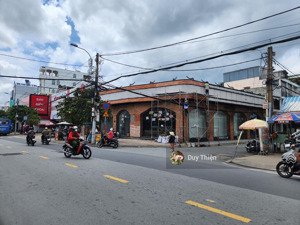 cho thuê góc 2mt đường kha vạn cân, p linh tây, tp thủ đức . dt 20x25 .lh : duy thiên.