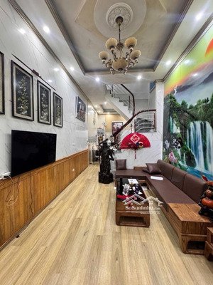 hồ ba mẫu-5 tầng dân xây-vị trí đẹp-tiện ích xung quanh-nhỉnh 12t