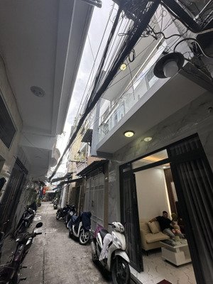 quận 8 âu dương lân nhà 2 tầng giá quá đẹp. chỉ 3.74 tỷ. dt: 4.2 x 7m, 1 trệt, 1 lầu, 3pn, 2wc