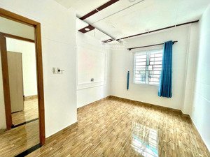 cho thuê nhà trống sẵn 5pn, 5wc, 160m2, 18,5 triệu ở phan đăng lưu, phú nhuận, hcm
