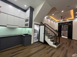 bán nhà tôn đức thắng - 20m ra mặt đường ôtô tránh - nhà 4 tầng đẹp đua 45m2, 5 ngủ - giá 9,2 tỷ