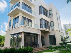 bán gấp biệt thự đơn lập 4 tầng 374m2 view trực diện sân golf đồ sơn mặt trước kênh hồ 17,9 tỷ.