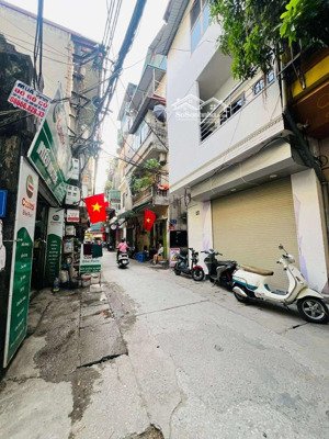 nhà đẹp 4 tầng 5 phòng quanh võ thị sáu- hai bà trưng - tầm tiền 10 đ