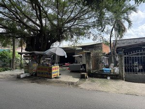 bán nhà mặt phố góc 2 mặt tiền nhựa trần phú, thị trấn dầu tiếng, 2,5 tỷ, 196m2, giá cực chất hot