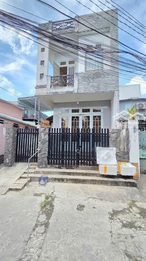 bán nhà võ văn ngân - chợ thủ đức - 65m2 - nhà 2 tầng - ngang 5.2m - 3 phòng ngủ - hẻm thông