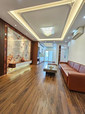 bán căn hộ big tower 130m2 03 phòng ngủ, 02 vệ sinh, full đồ 8.99 tỷ