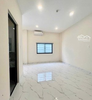 thu nhập 50tr/tháng, tòa nhà chdv 5 tầng, 136m2 ngang 8, gần đại học văn hóa, quận 9, giá chỉ 24 tỷ