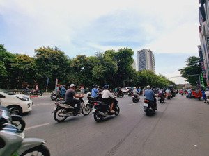 bán nhà đống đa: 112m 5 tầng mặt tiền 5.5m ô tô đỗ cửa giá 27 tỷ