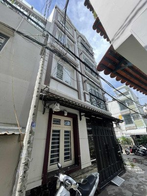 cho thuê nhà nguyên căn 4 tầng 5 phòng ngủ 4 wc - vị trí đẹp ngay đoàn thị điểm phú nhuận gần bv