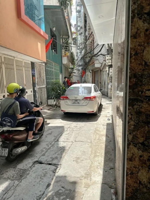 chung cư mini 7 tầng thang máy vừa hoàn thiện 10 phòng khép kín, ngõ ô tô, gần chợ kim giang