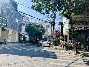 bán nhà 2 tầng đường huỳnh thúc kháng, gần chợ xóm mới, gần tô hiến thành. giá chỉ 165tr/m2