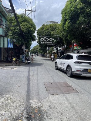 bán nhà hxh: trần thị trọng(cống lỡ cũ) p15 - tân bình(dt: 8,7x 29 =238m2) hiện có 12 phòng trọ