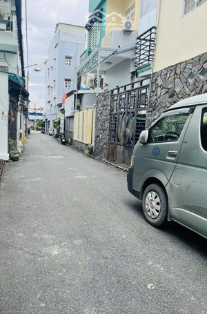 cơ hội hiếm! nhà mới 3 tầng 5x17m2, xe hơi vào tận nơi, gần phú mỹ hưng. nhỉnh 8 tỏi